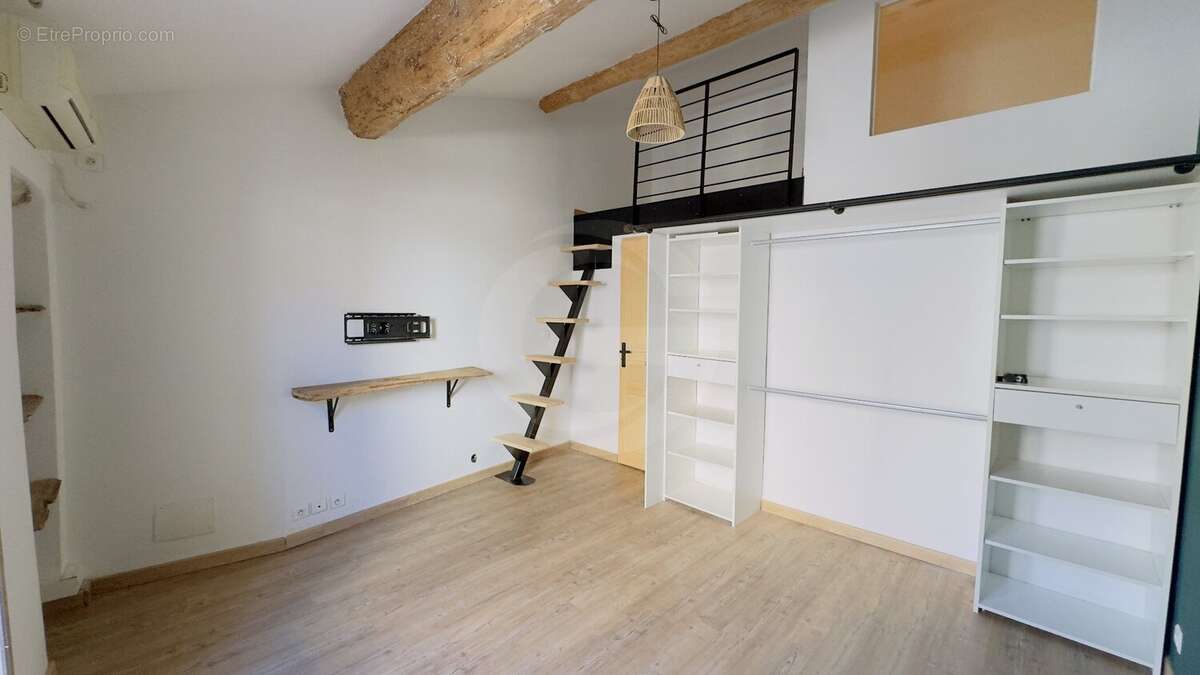 Maison à POUSSAN