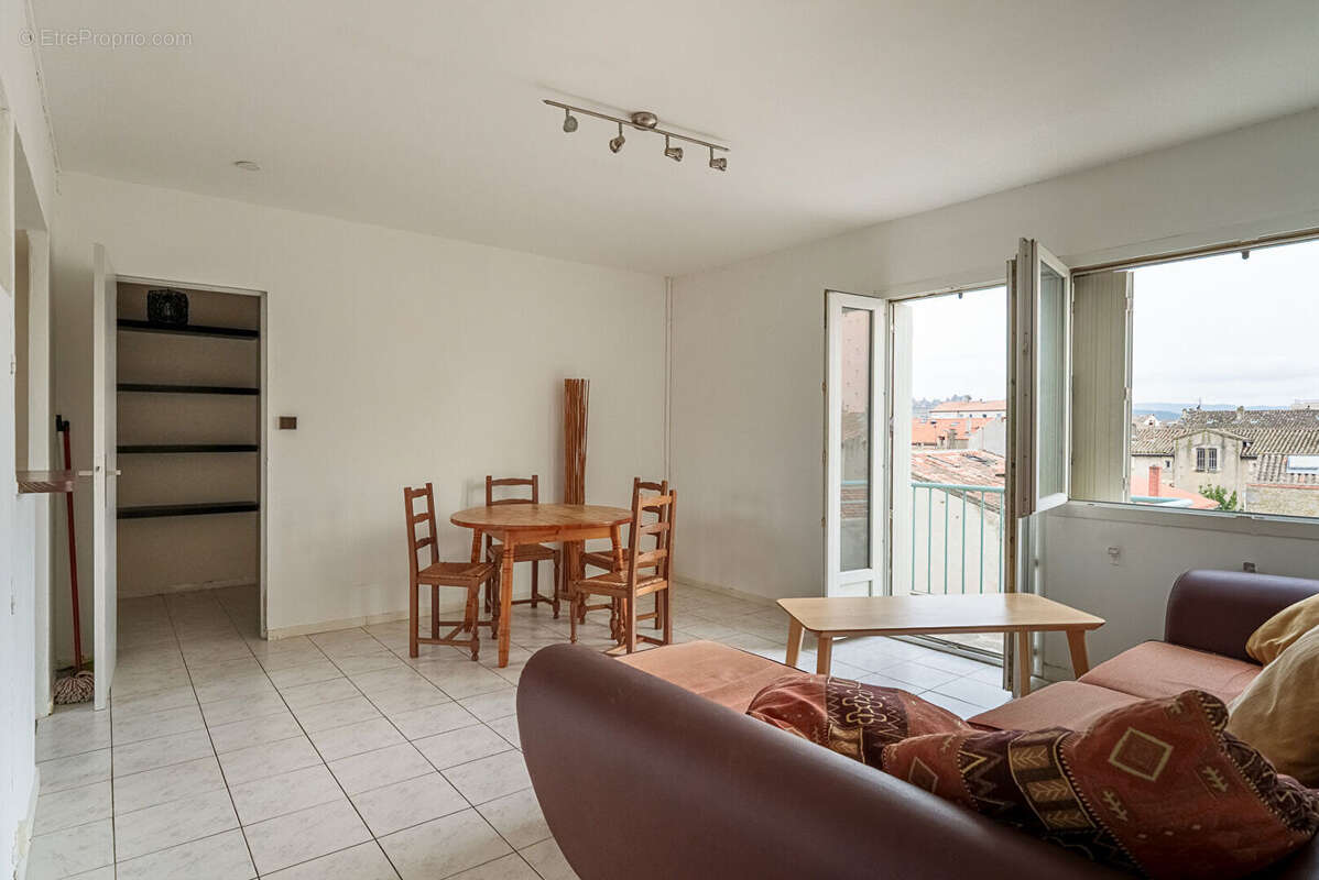 CARCASSONNE - LAPRADE Appartement T3 59m²  avec balcon vue Cité et place de stationnement - photo 10