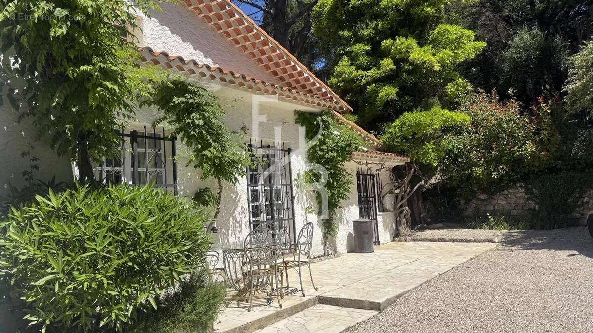 Maison à MOUGINS