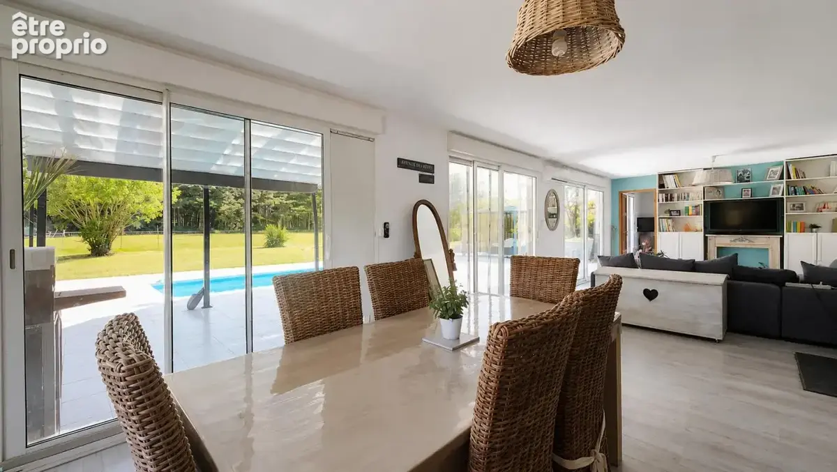 Maison 225 m2 - PISCINE - 26 915 m² de terrain - Dépendances - photo 2