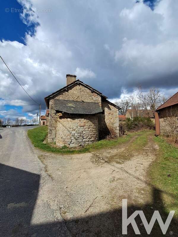 Maison à VILLOSANGES