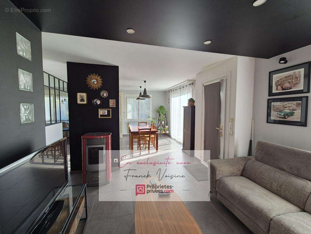 Maison à LES HERBIERS