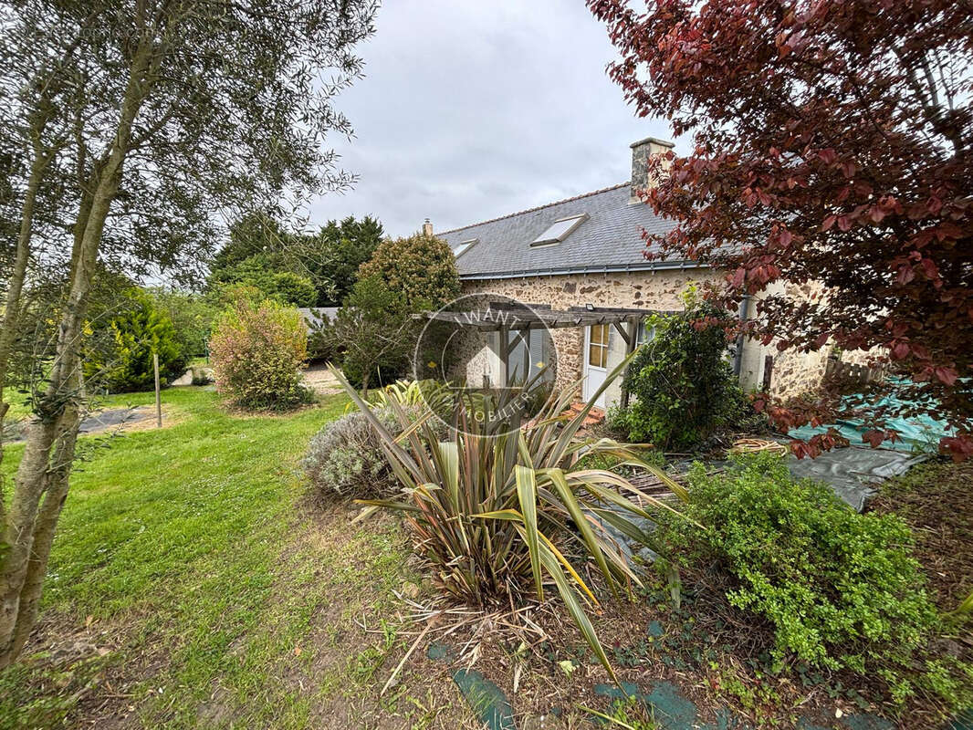 Maison à SAINT-REMY-LA-VARENNE
