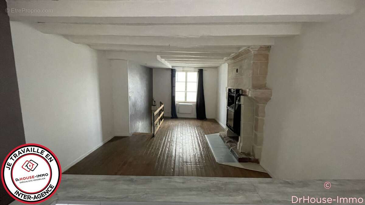 Maison à COUSSAY-LES-BOIS