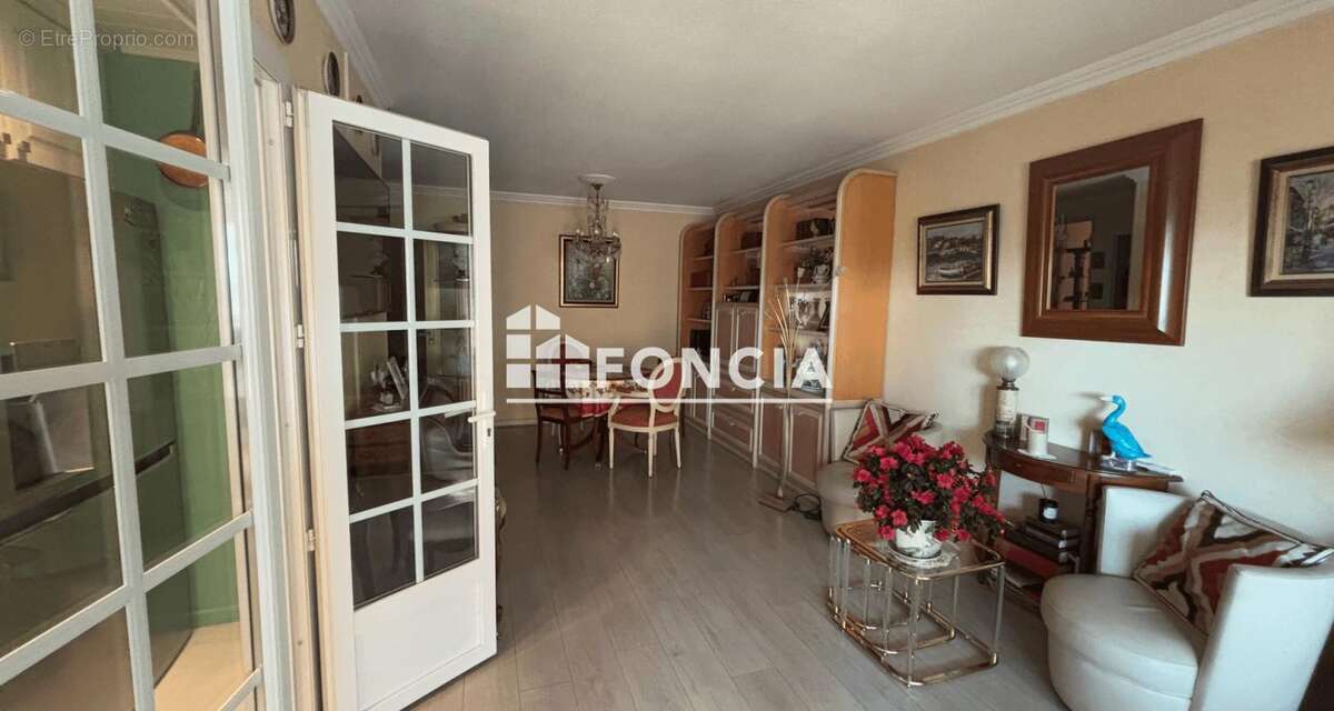 Appartement à LE CANNET