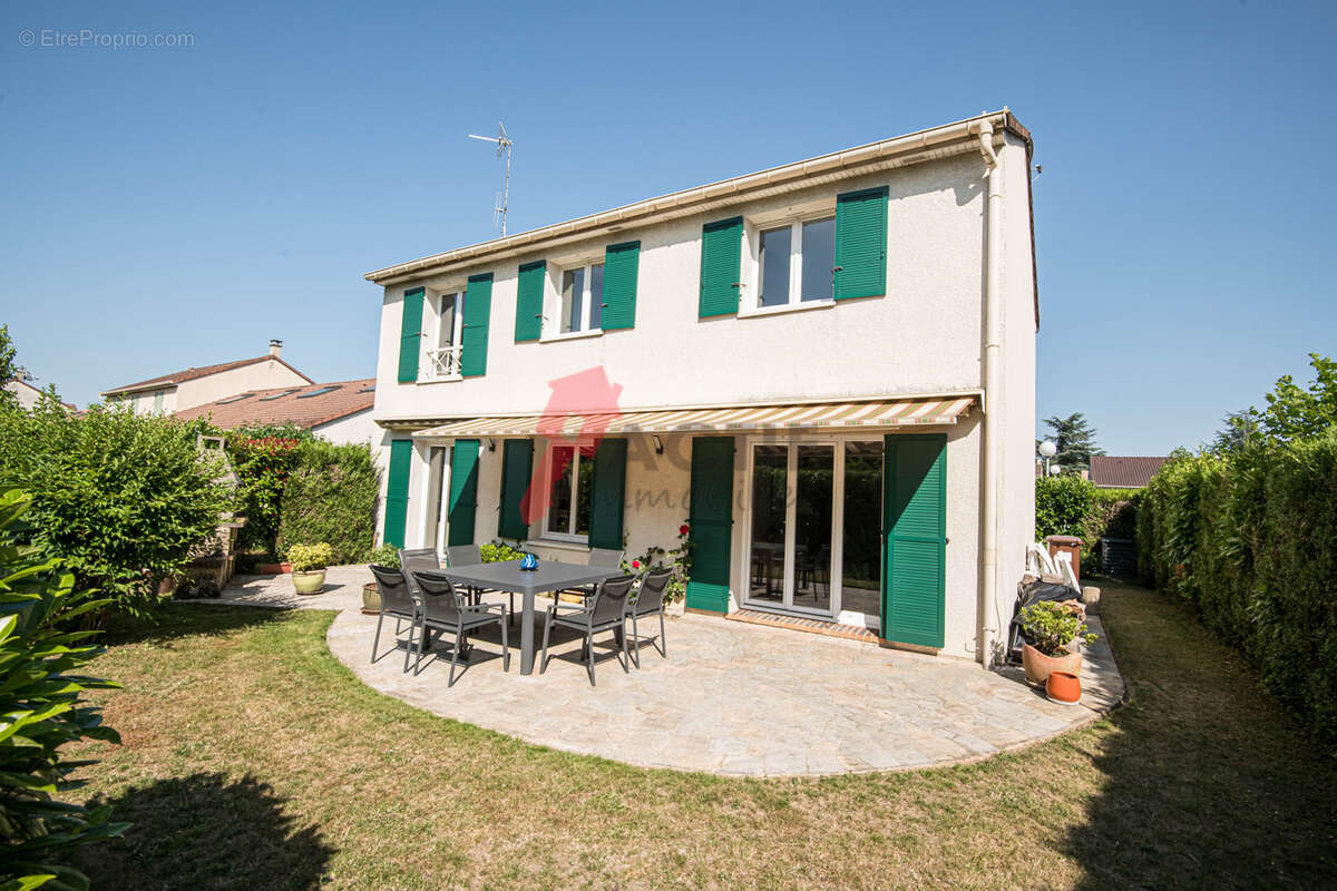 Maison à COURCOURONNES