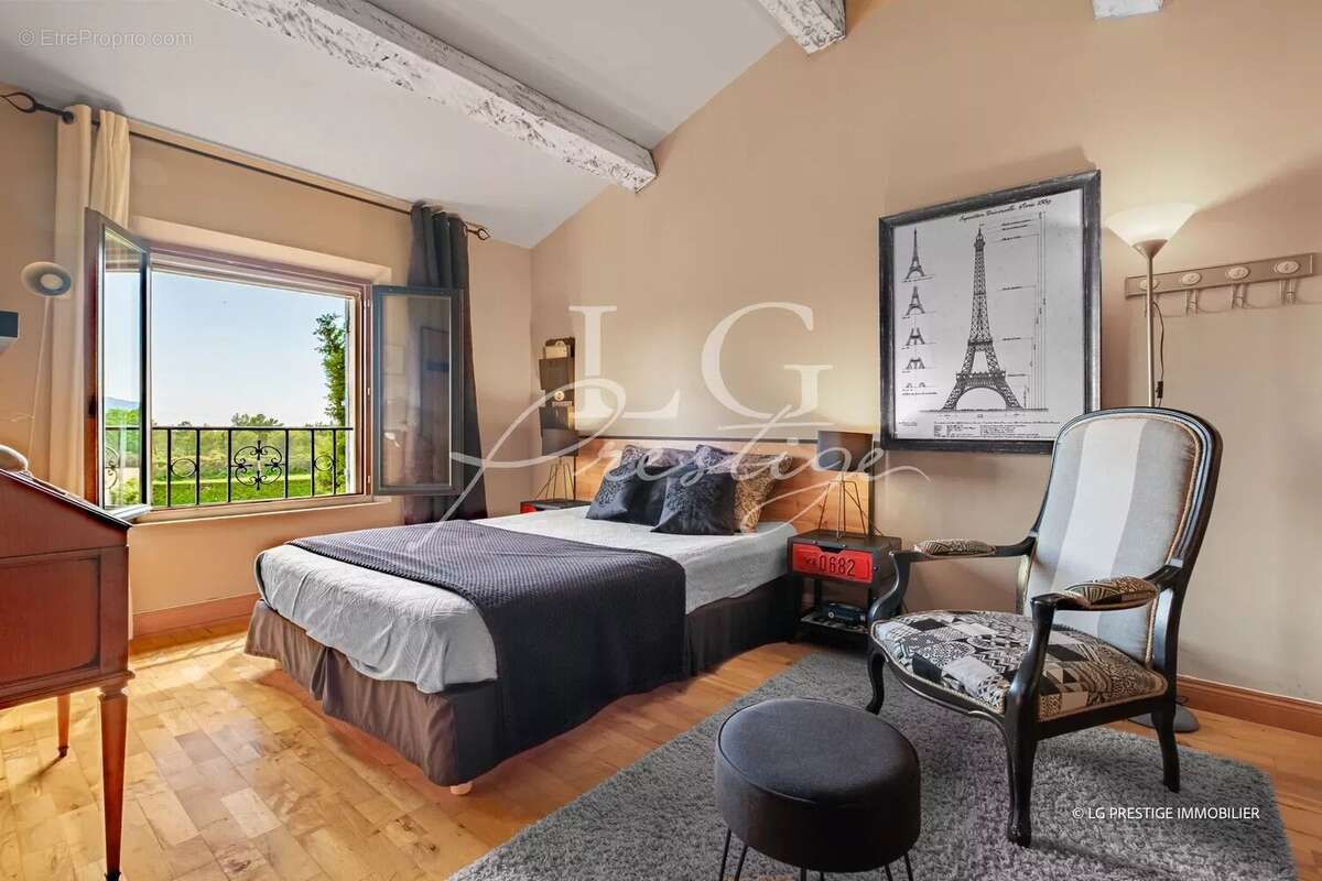 Maison à TOURRETTES