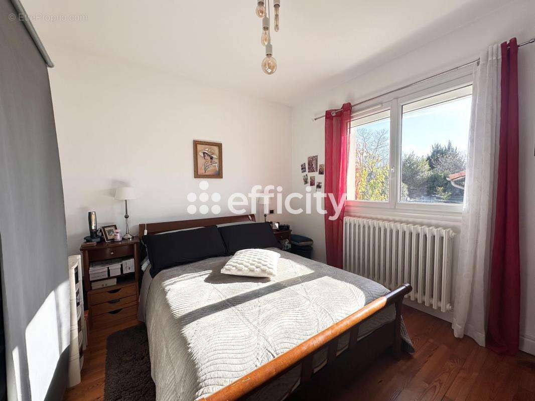 Maison à DECINES-CHARPIEU