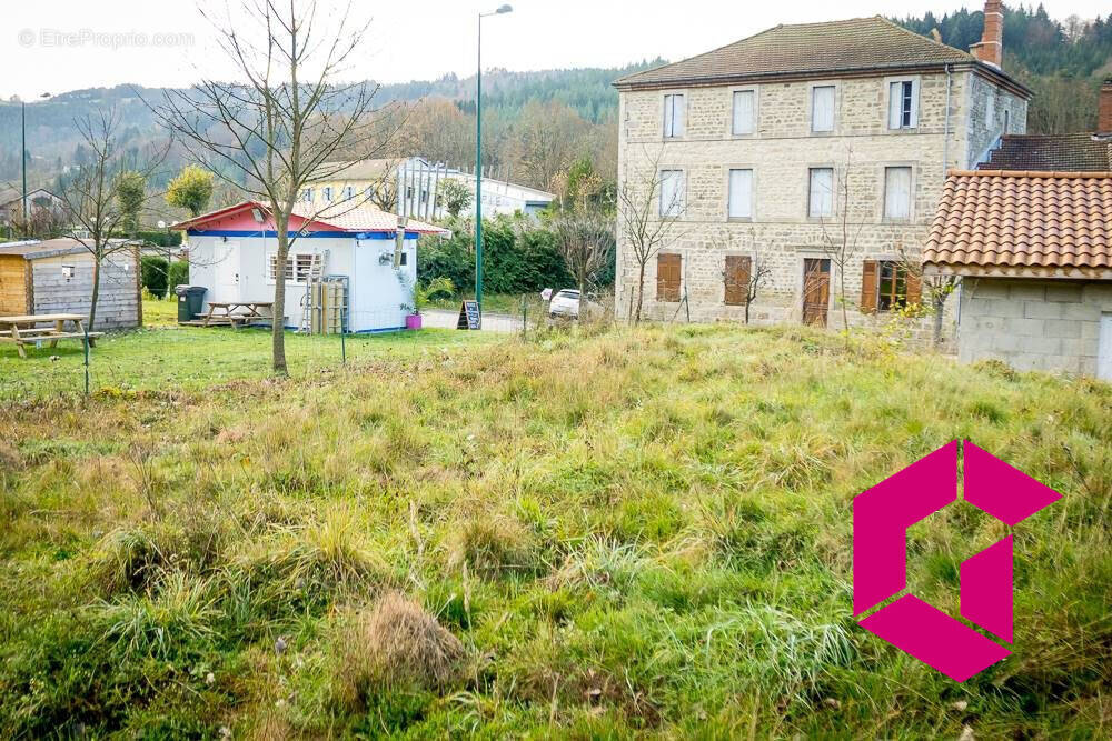 Terrain à VERTOLAYE