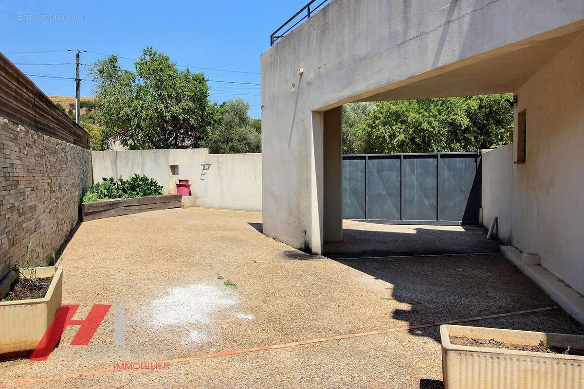 Rez-de-Villa de plain-pied T3/4 de 84 m2 avec piscine Chateau-Gombert / Palama - photo 16