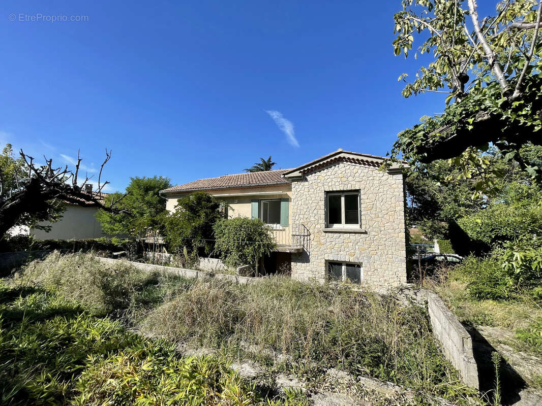 Vaison centre - maison avec jardin et garage - photo 2
