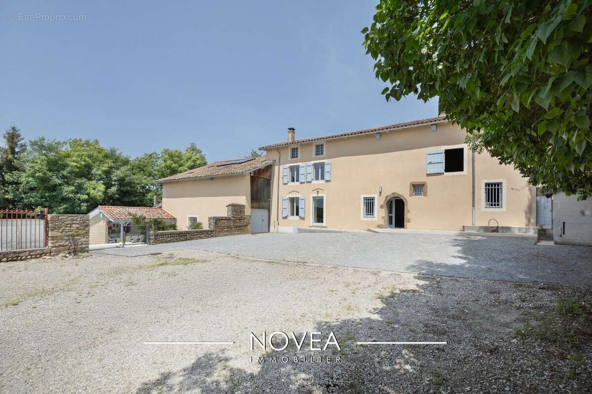 Maison à REVEL-TOURDAN