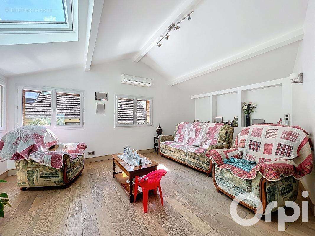 Maison à SAULX-LES-CHARTREUX