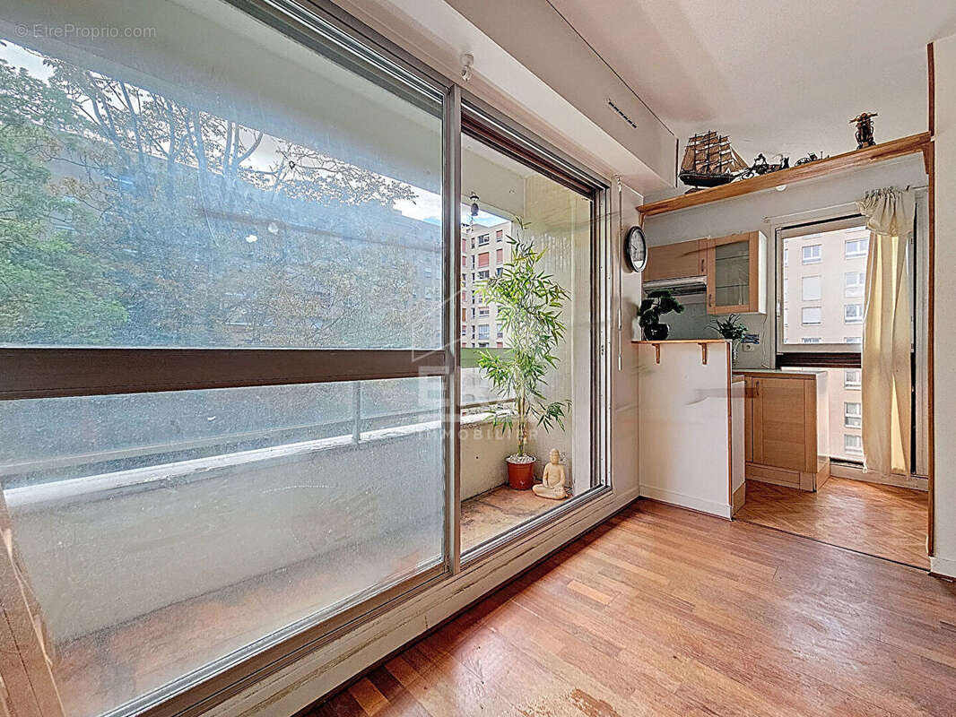 Appartement à PARIS-12E