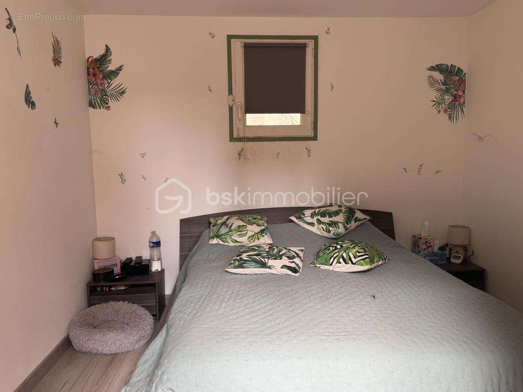 À La Roquebrussanne (83136), maison de plain-pied rénovée avec studio indépendant sur 1 650 m² de terrain plat et clôturé - photo 20