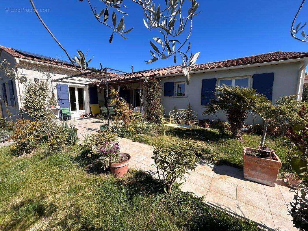 Maison à SAINT-ROMAN-DE-MALEGARDE