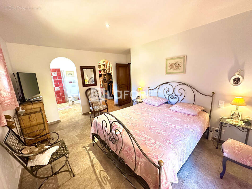 Maison à SAINT-JEAN-DU-BRUEL