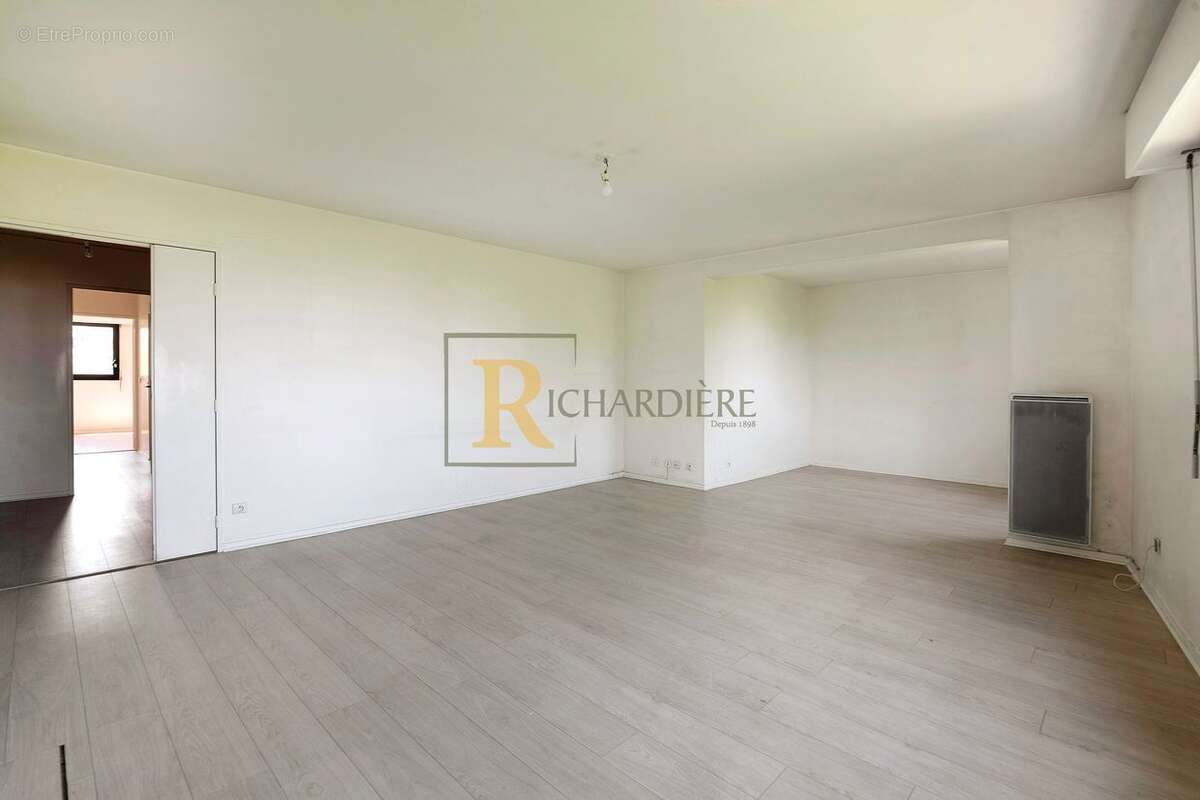 Appartement à PARIS-19E