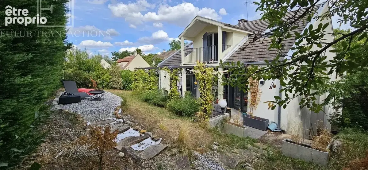 MARLY-LE-ROI - MAISON FAMILIALE 185 m² de surface totale - 156,85 m² Loi Carrez - 5 chambres - Jardin exposé Ouest - DPE B. - photo 19