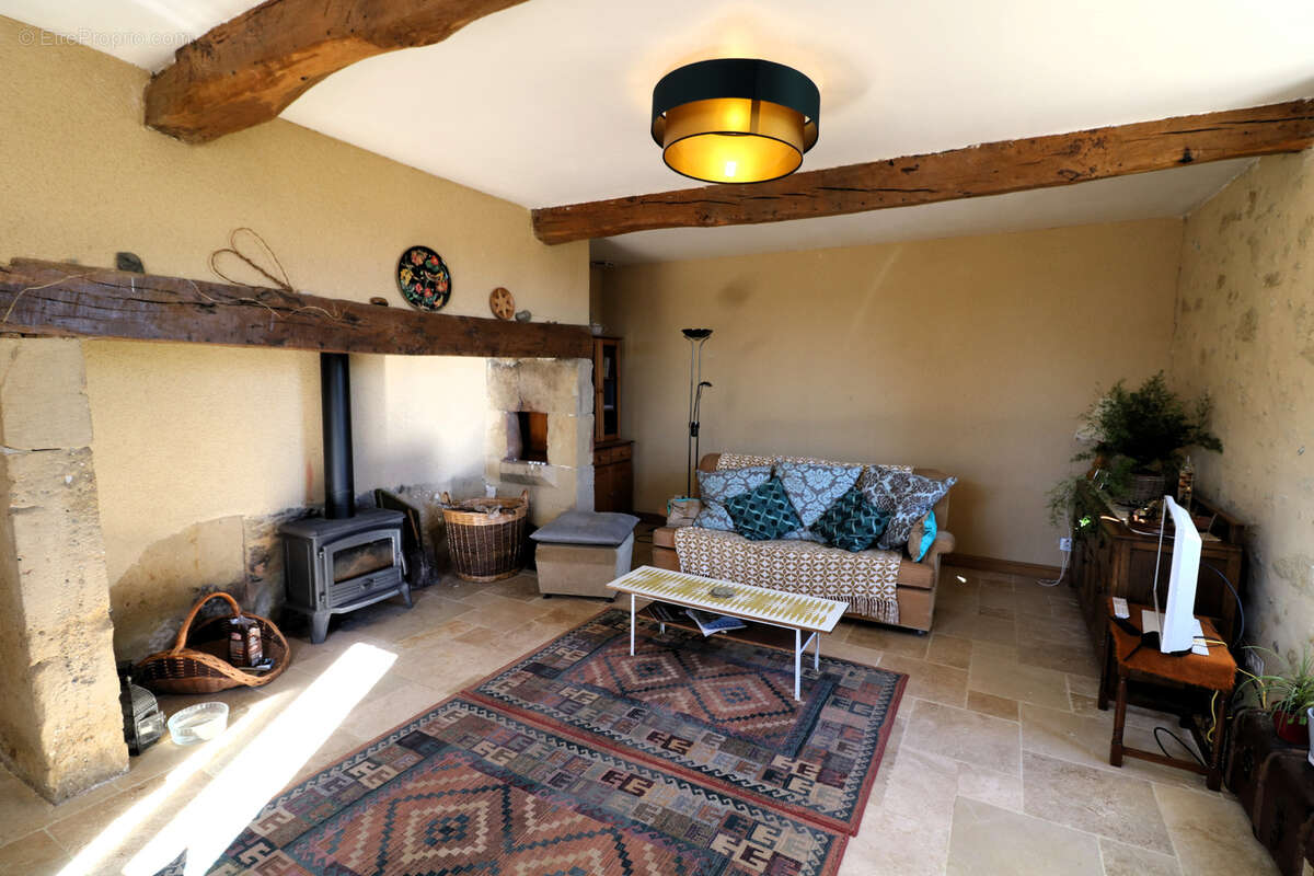 Propriété exceptionnelle, ferme ancienne rénovée, gîte, vue incroyable sur la chaîne des Pyrénées - photo 11
