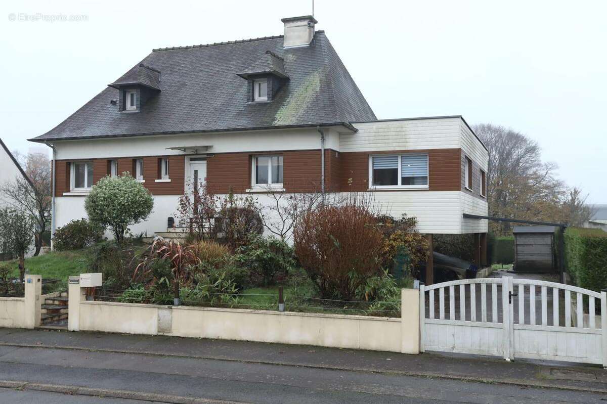 Maison à DOMAGNE