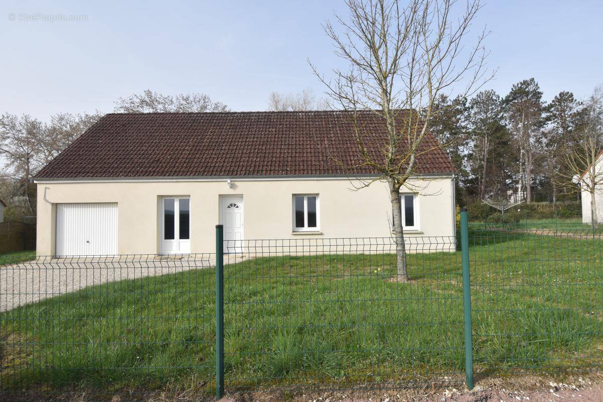 Maison à COSNE-COURS-SUR-LOIRE