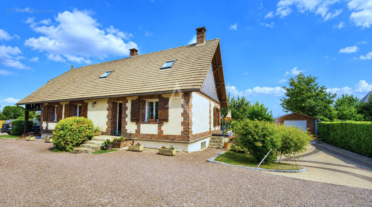 Ensemble immobilier proche ETREPAGNY - photo 1