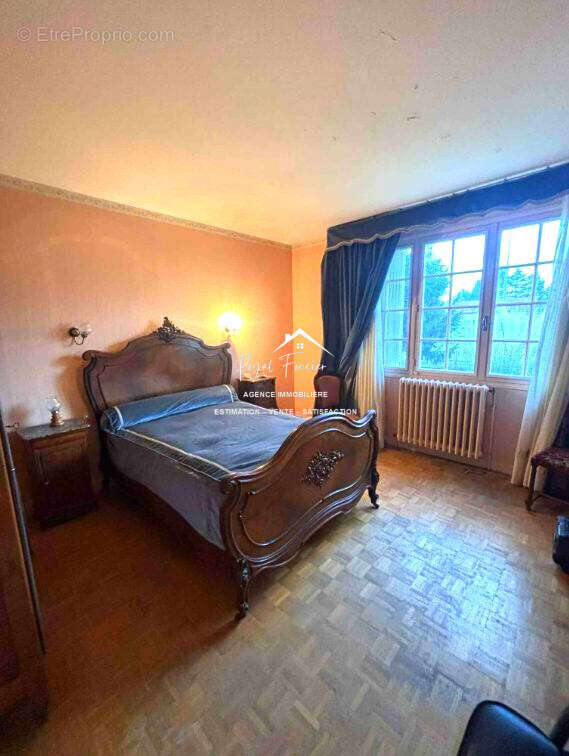 Chambre - Maison à LES ORMES