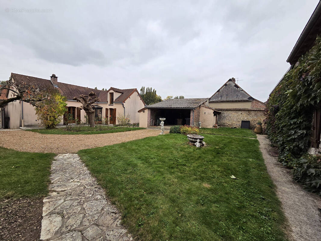 Maison à NOGENT-LE-PHAYE