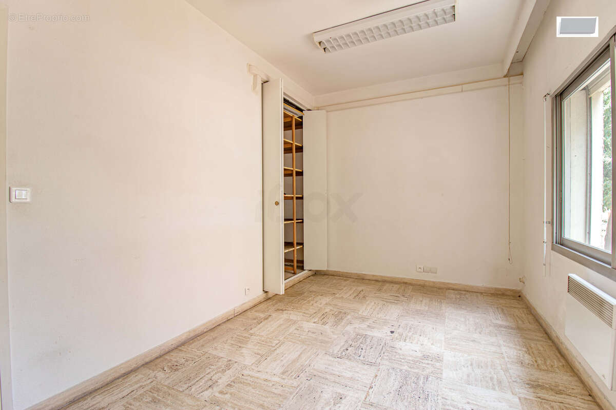 Toulon sainte anne - bureaux de 51m2 - photo 9