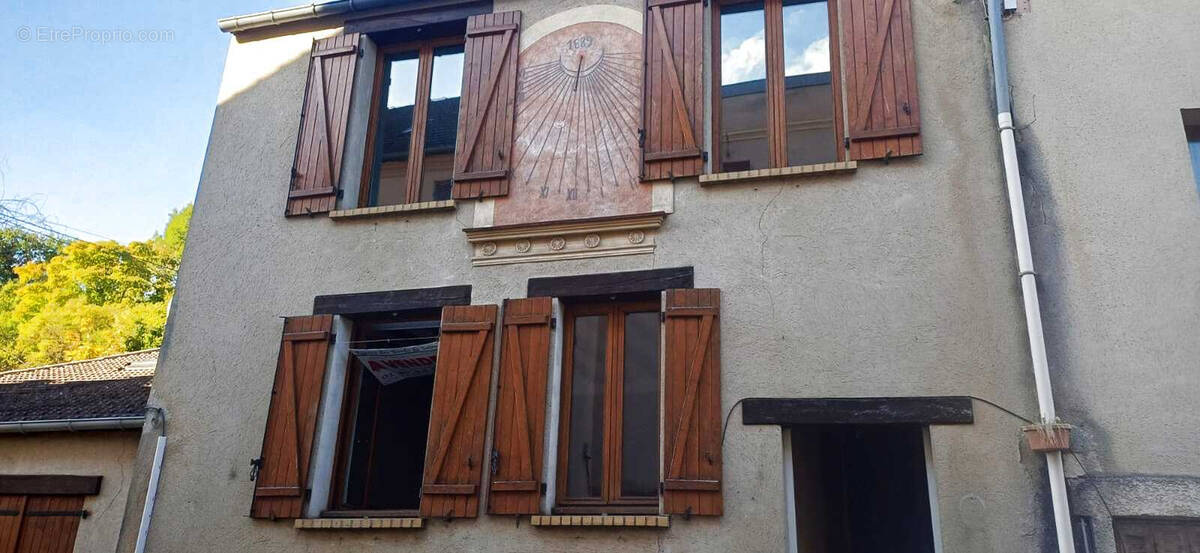 Maison à FOLLAINVILLE-DENNEMONT