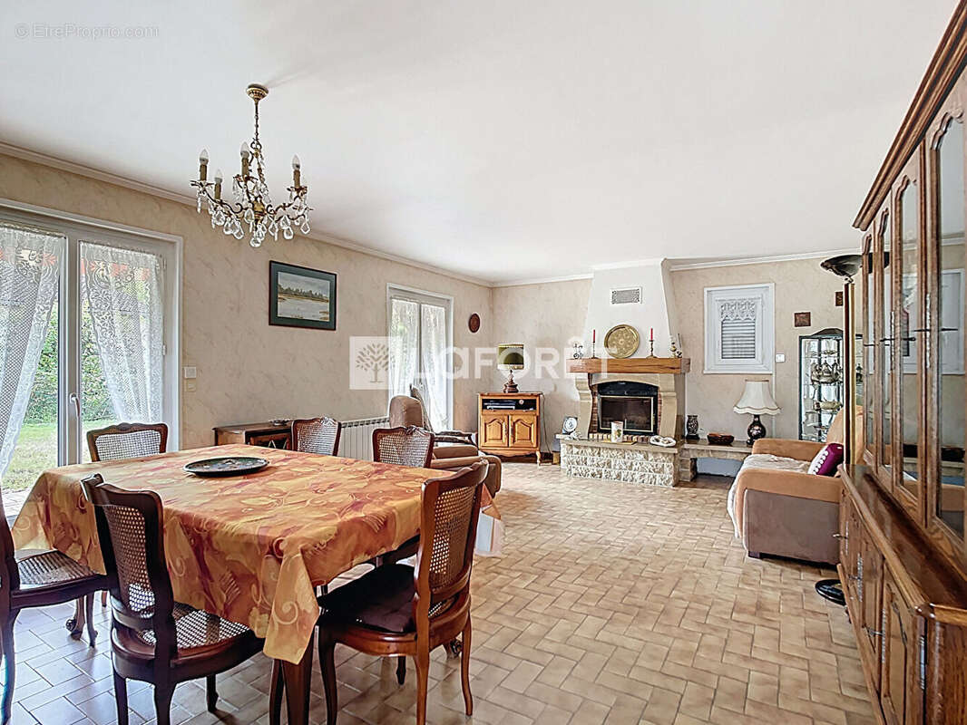 Maison à VILLARS-LES-DOMBES