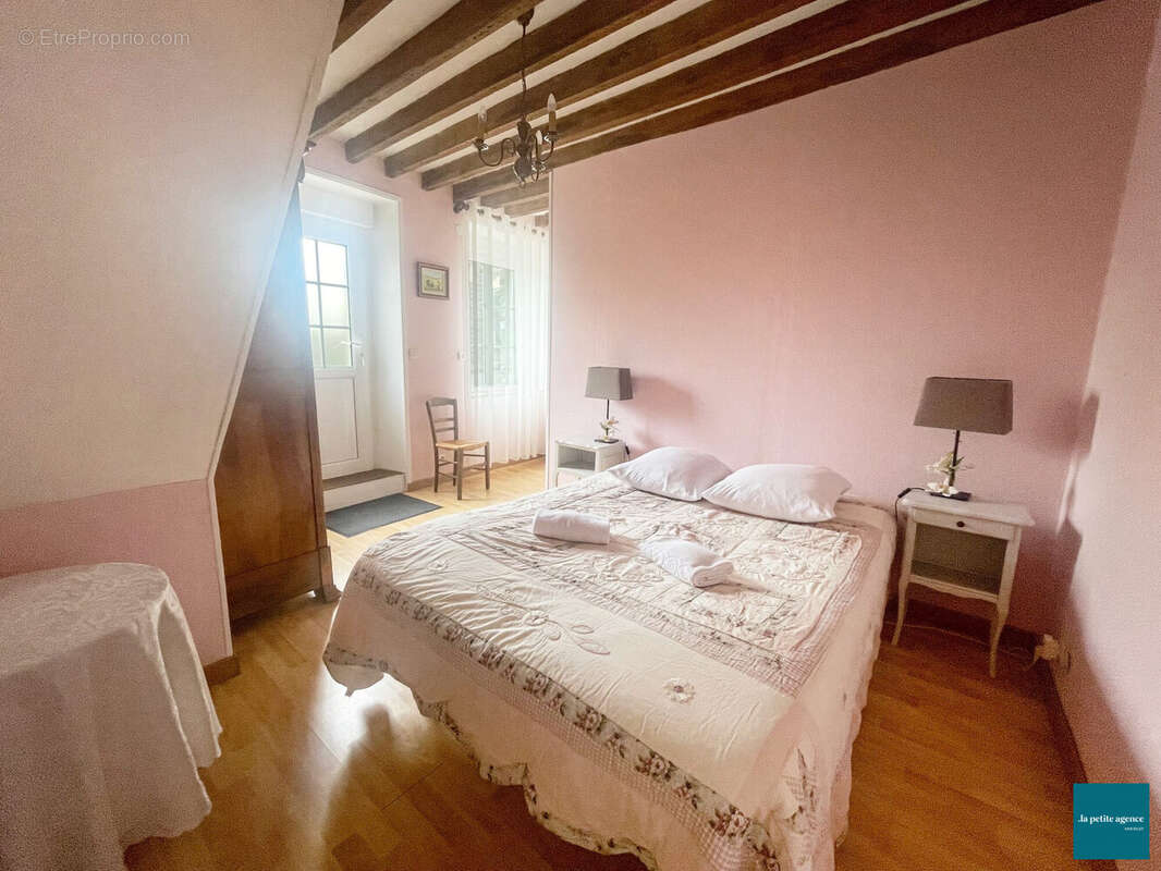Maison à CONDE-SUR-NOIREAU