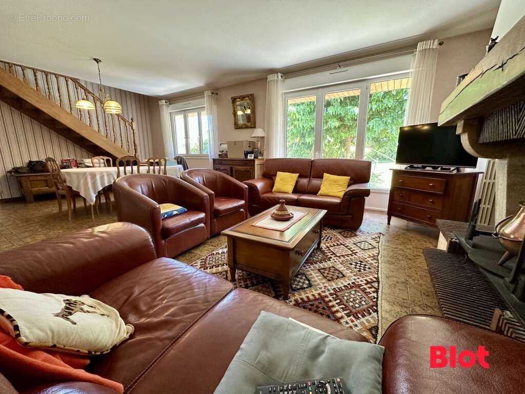 Maison 147 m² à Montfort-Sur-Meu  - photo 2