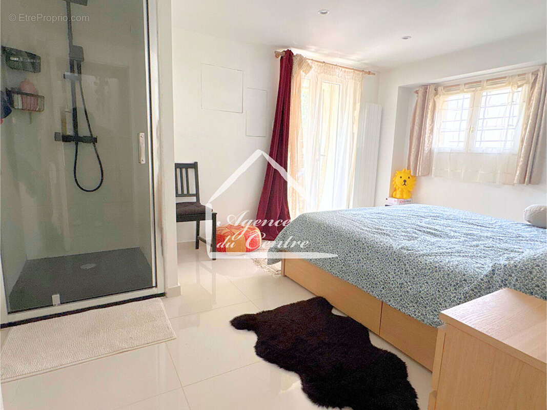 Maison rénovée de 115 m² - photo 8