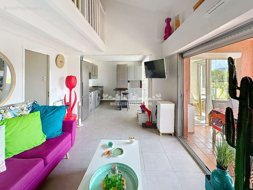 Appartement à COGOLIN