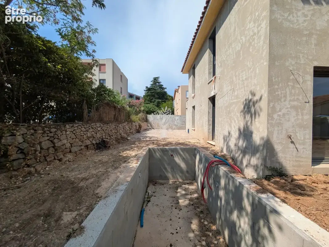 villas de standing au centre-ville de Sanary sur mer - photo 5