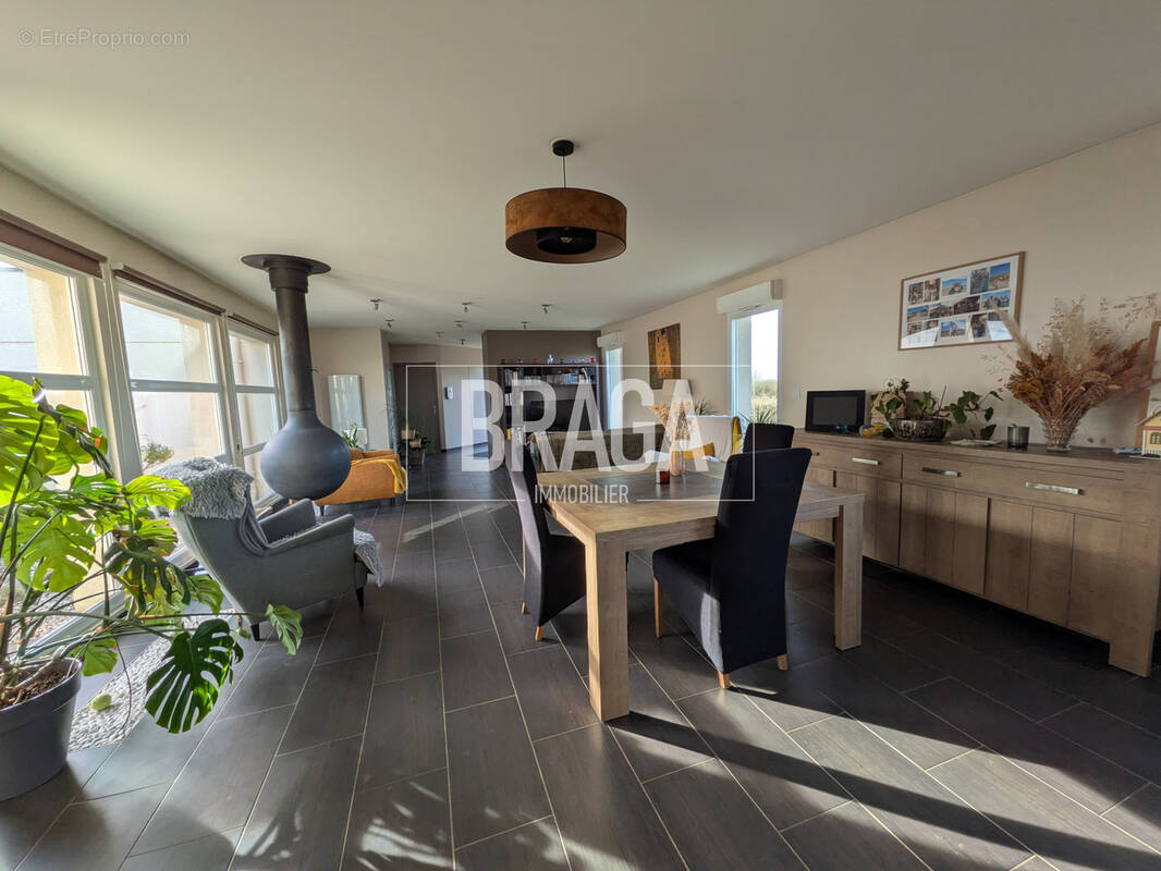 Maison d’architecte   154 m2   Plain-pied   Boursin - photo 2