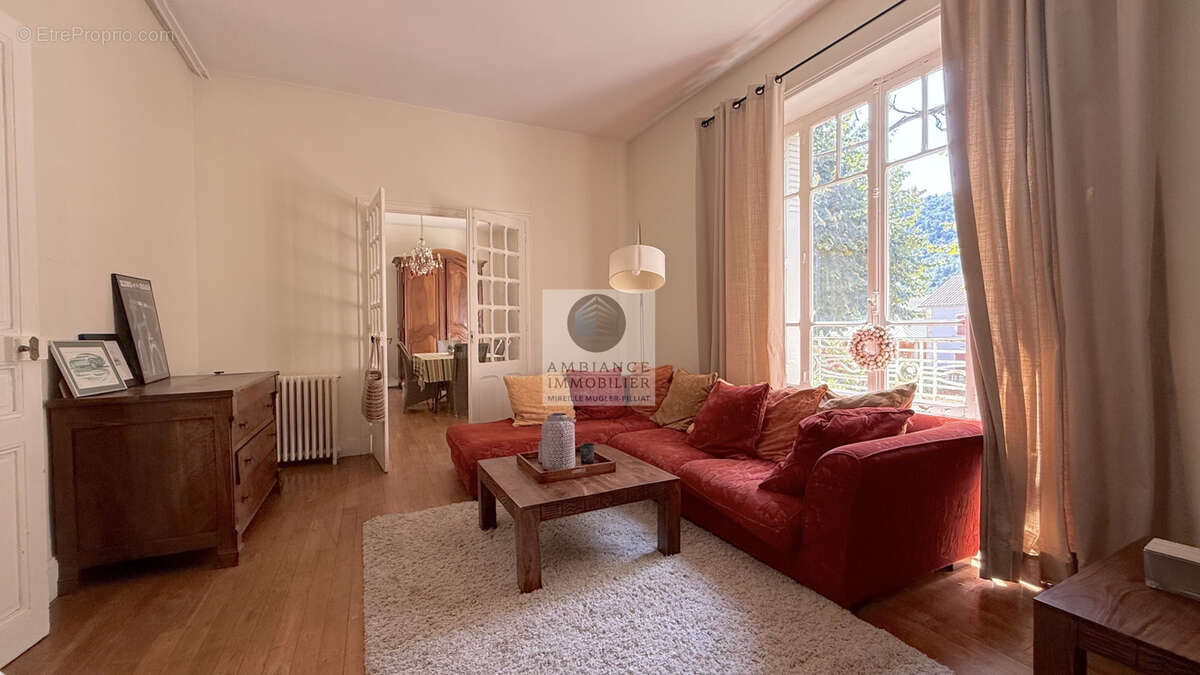 Maison à LES OLLIERES-SUR-EYRIEUX