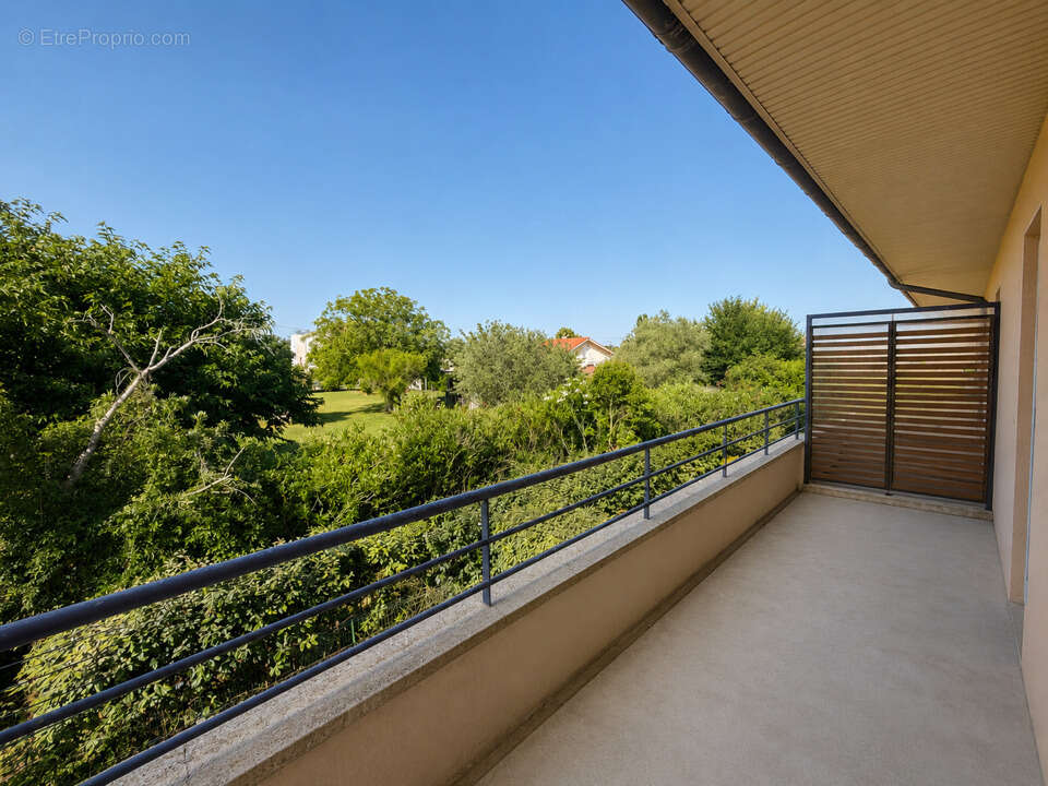 Appartement à FROUZINS