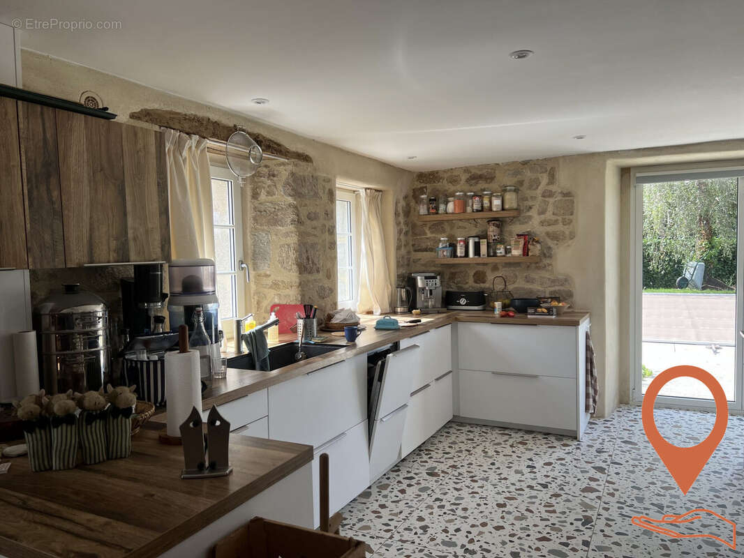 Maison 212 m² à Sainte-Helene  - photo 9