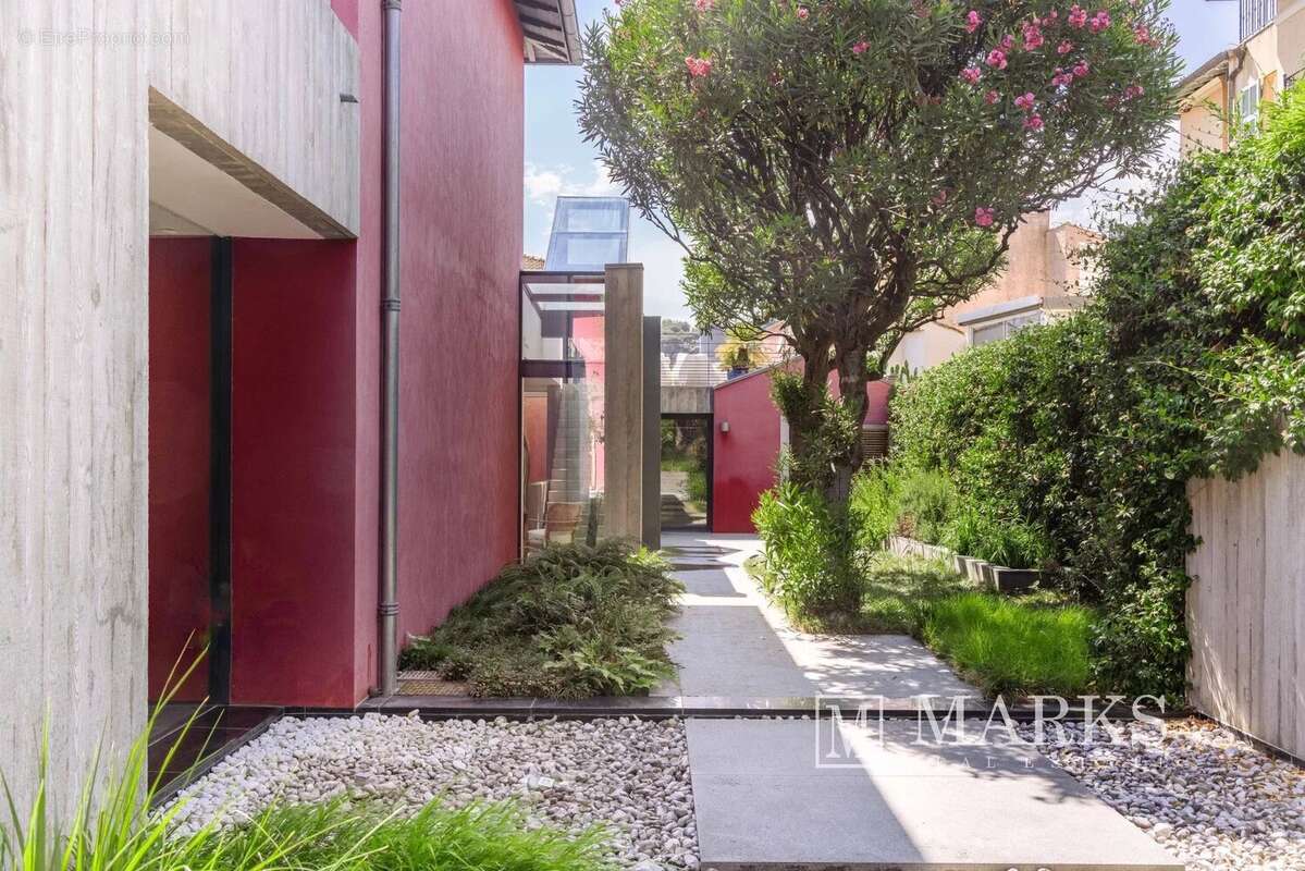 Villa de luxe de 4 chambres au centre de Saint-Jean avec terrain plat - photo 30