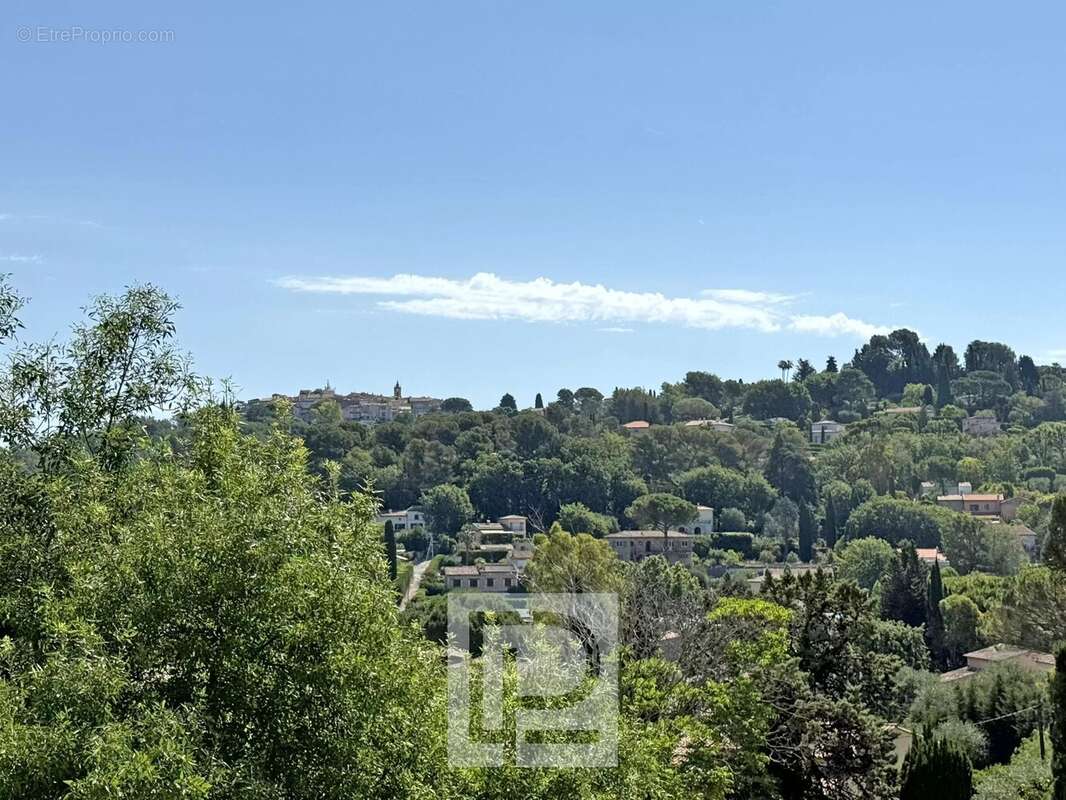 Appartement à MOUGINS