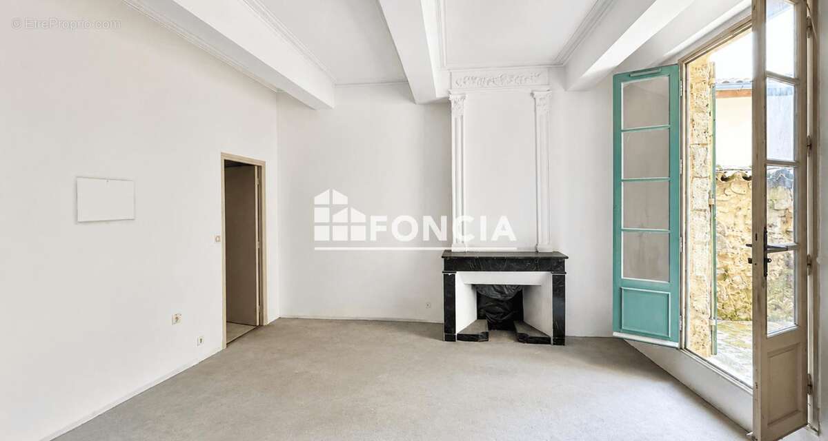 Appartement à UZES