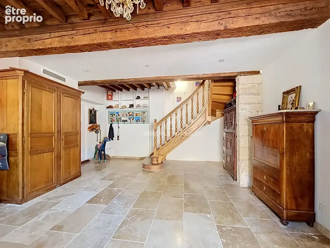 Avignon intra-muros, Maison de caractère de 210m² avec garage et terrasse - photo 11