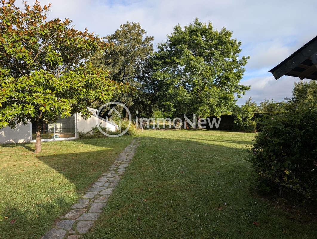 Propriéte de 202 M2 sur un terrain constructible de 1565 m2 - photo 11