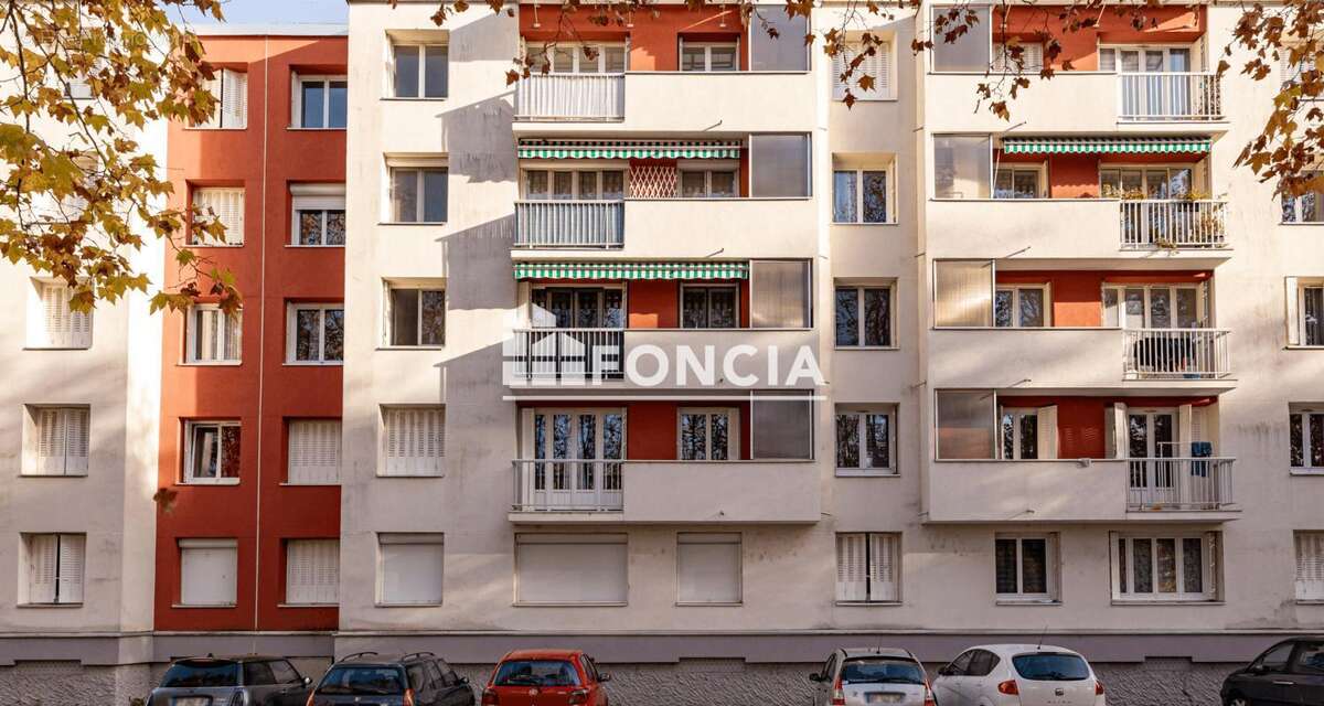 Appartement à SAINT-MARTIN-D'HERES