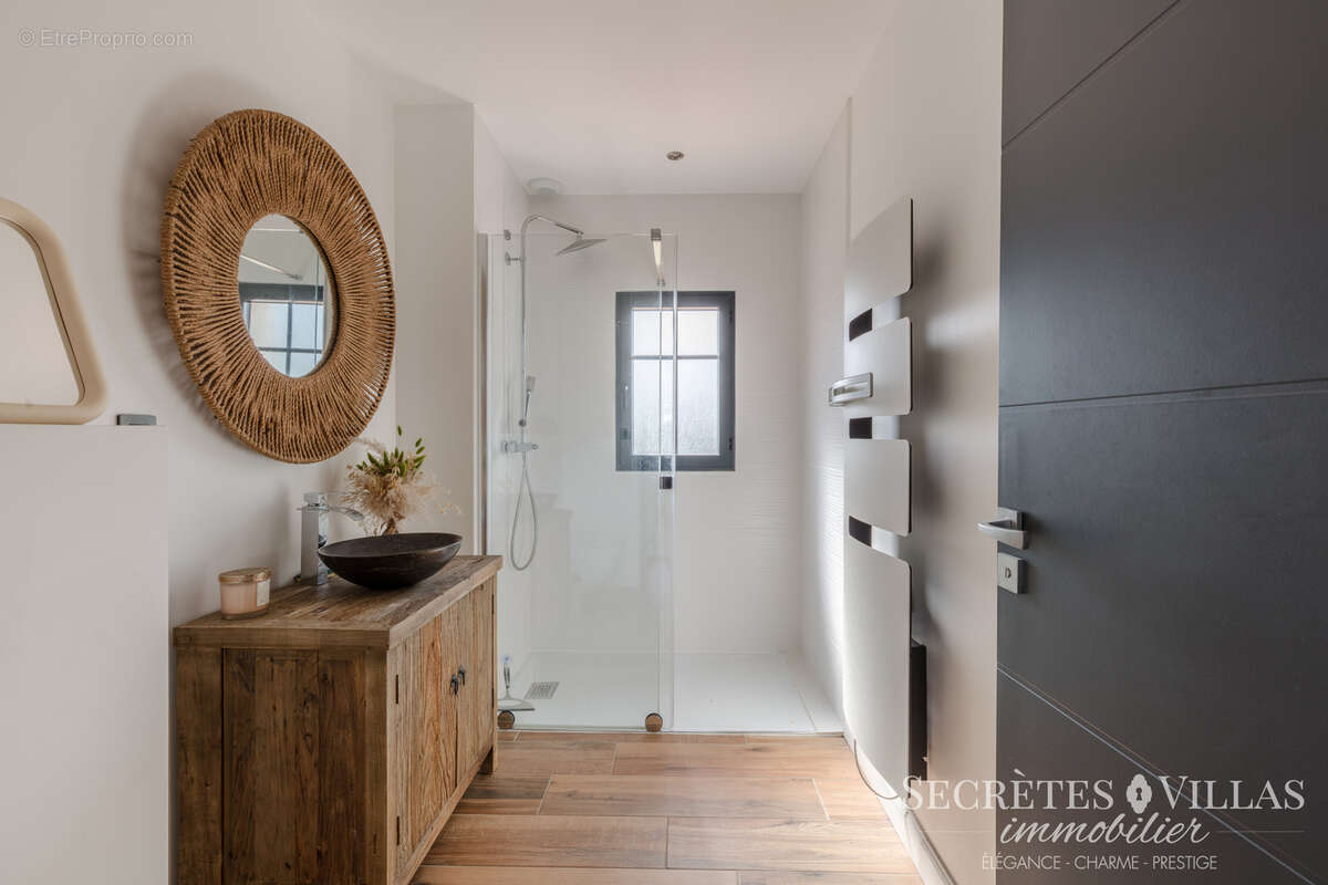 Maison à CAMBLANES-ET-MEYNAC