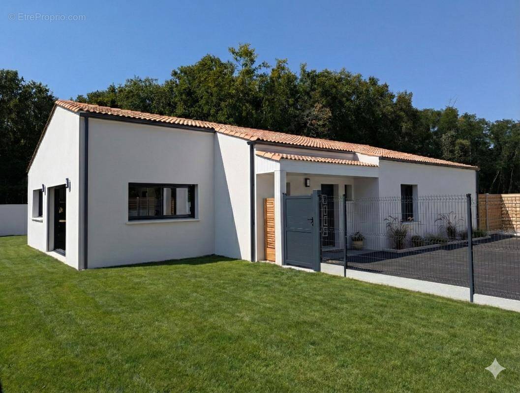 Maison à LES MATHES