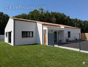 Maison à LES MATHES